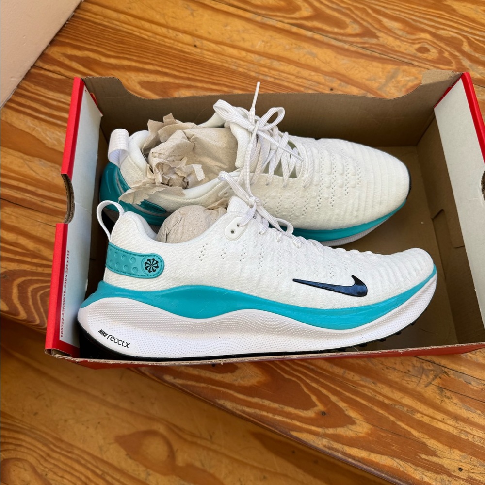 Nike React Infinity Run Flyknit 4 sneakers size 10 but feel like 9.5!